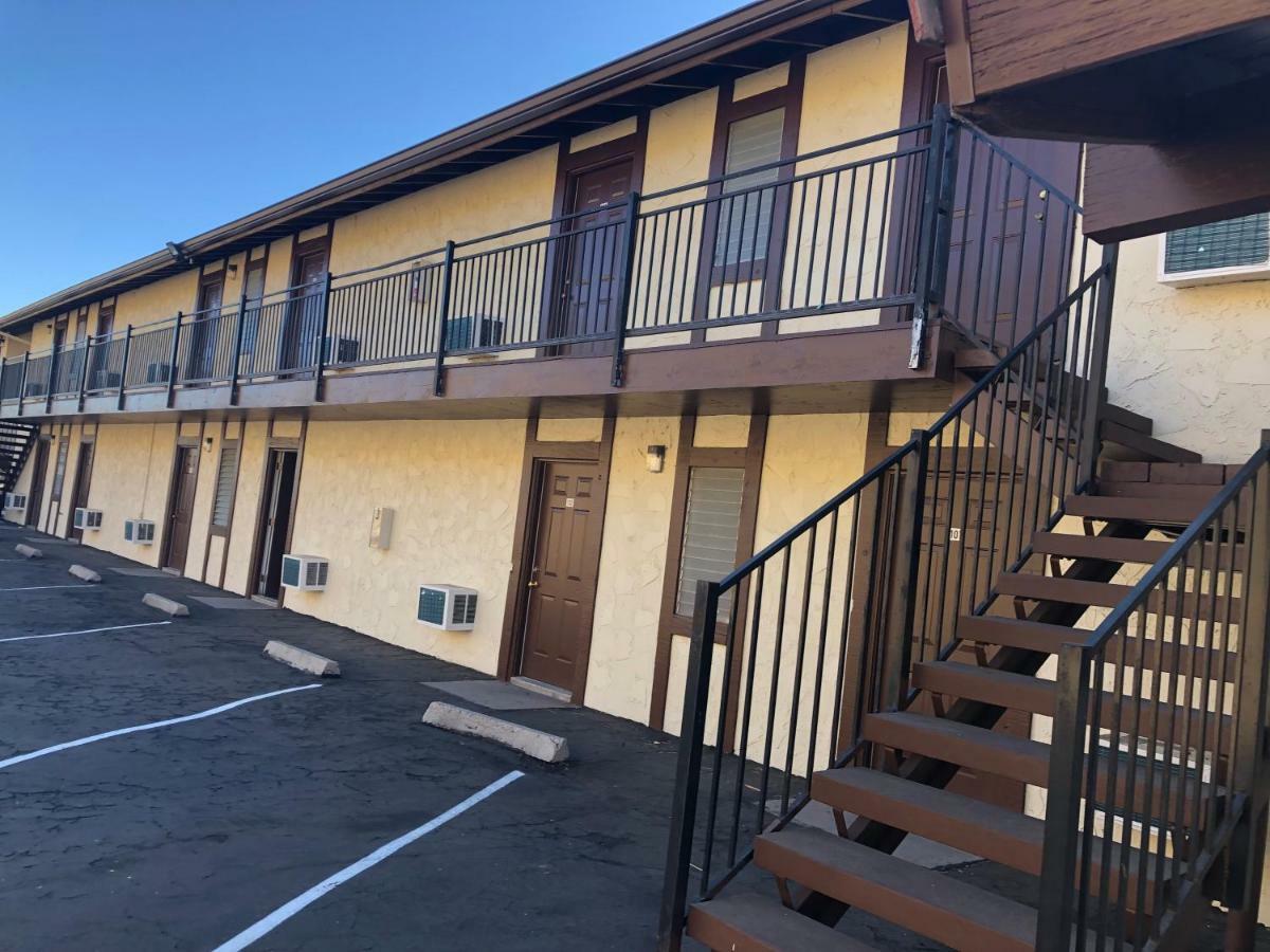 Golden Hills Motel Tehachapi Dış mekan fotoğraf